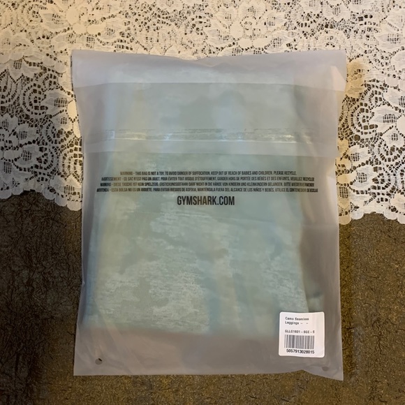 Gymshark Camo Seamless Leggings - Picture 8 of 10